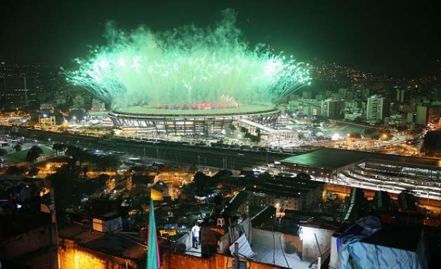 Um ano depois da festa olímpica, Rio de Janeiro agoniza