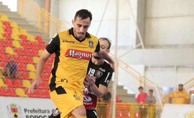 Magnus vence Campo Mourão e se classifica na Liga Futsal