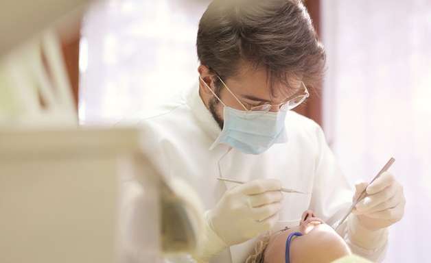 Qual a diferença entre dentista e ortodontista? Descubra!