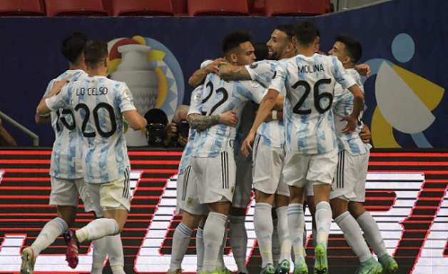 Argentina domina Uruguai e vence a primeira na Copa América