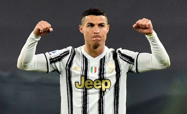 Cristiano Ronaldo vai ficar na Juventus, diz jornal italiano