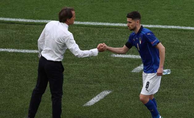 Técnico da Itália diz que Jorginho merece levar Bola de Ouro