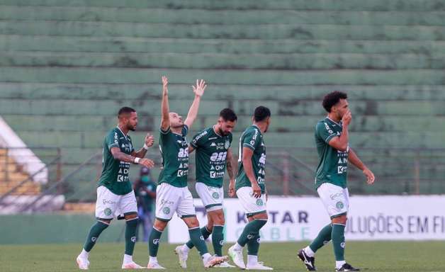 Ex-Corinthians, Régis marca e garante vitória do Guarani contra o CSA