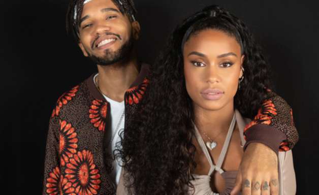 Trecho: Renegado e Rebecca celebram a negritude em "Pele Preta"