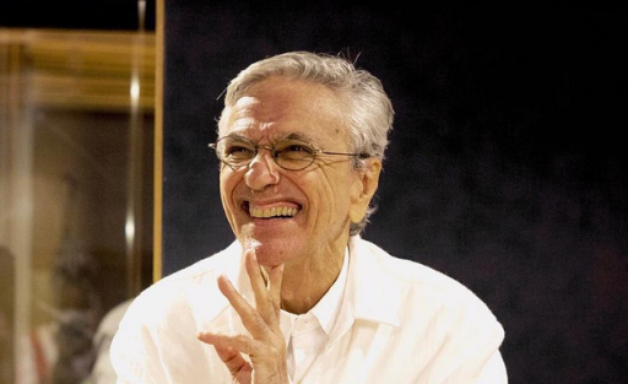 Caetano Veloso apresenta músicas do disco "Meu Coco" no 'Domingão com Huck'