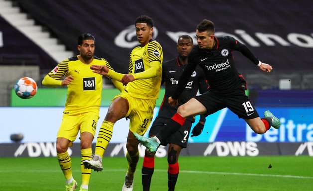 Com virada no final, Borussia bate Eintracht Frankfurt