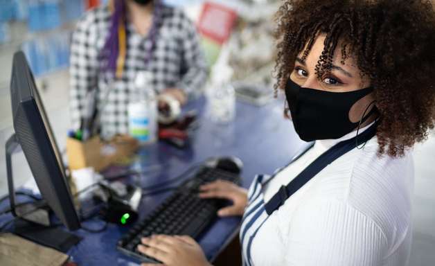 'É irracional cobrar atestado no cenário atual da pandemia', diz advogada trabalhista