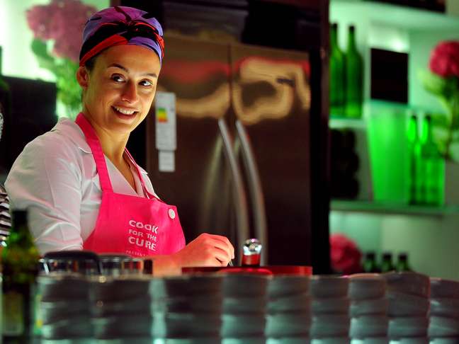 À frente da administração e da cozinha do restaurante Dui, na capital paulista, a chef Bel Coelho contou sobre os desafios da profissão