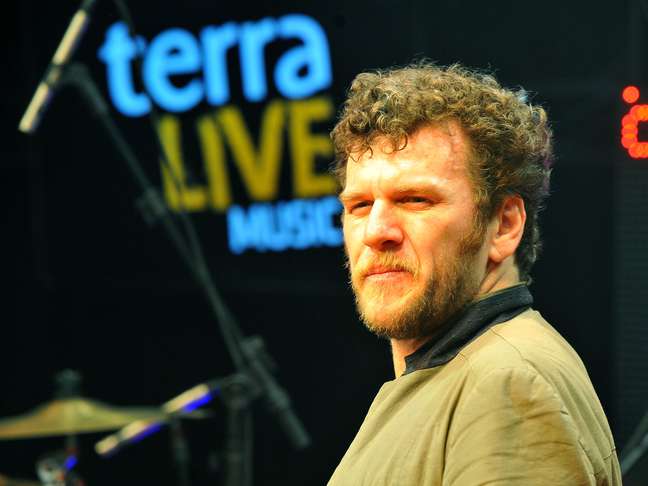 Otto se apresentou no Terra Live Music Especial Natura Musical nesta sexta-feira (7)