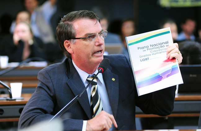 Jean Wyllys (Psol-RJ) e Jair Bolsonaro (PP-RJ) representam lados opostos da discussão sobre o casamento gay