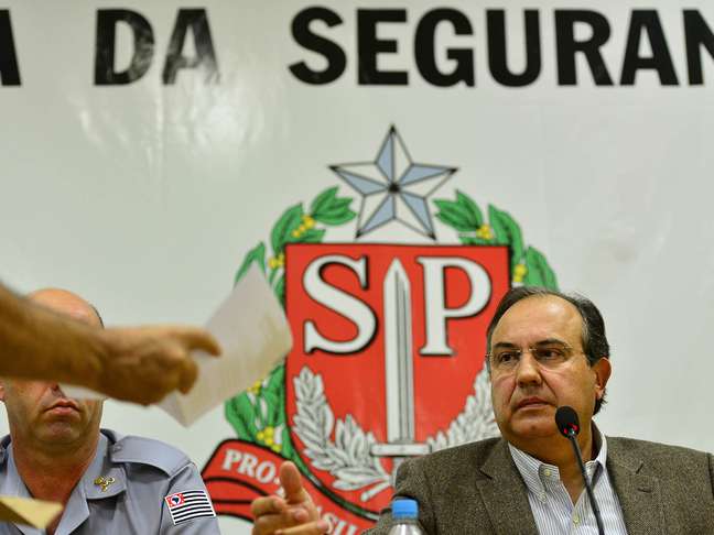 Associação entrega carta ao secretário de Segurança de São Paulo, Fernando Grella, cobrando a apuração de excessos na ação policial