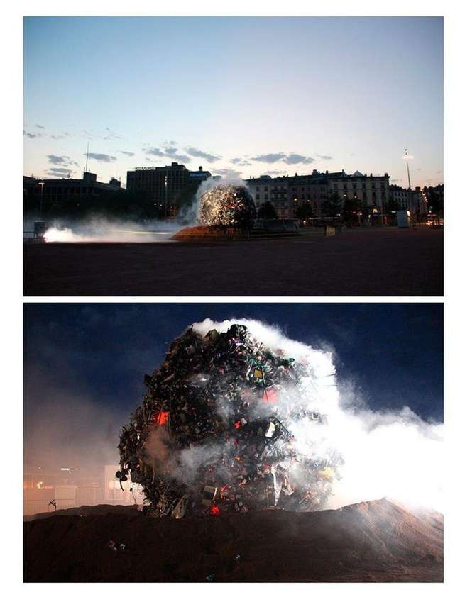 <p>Toneladas de lixo caíram em forma de meteorito sobre Genebra para conscientizar a população</p>