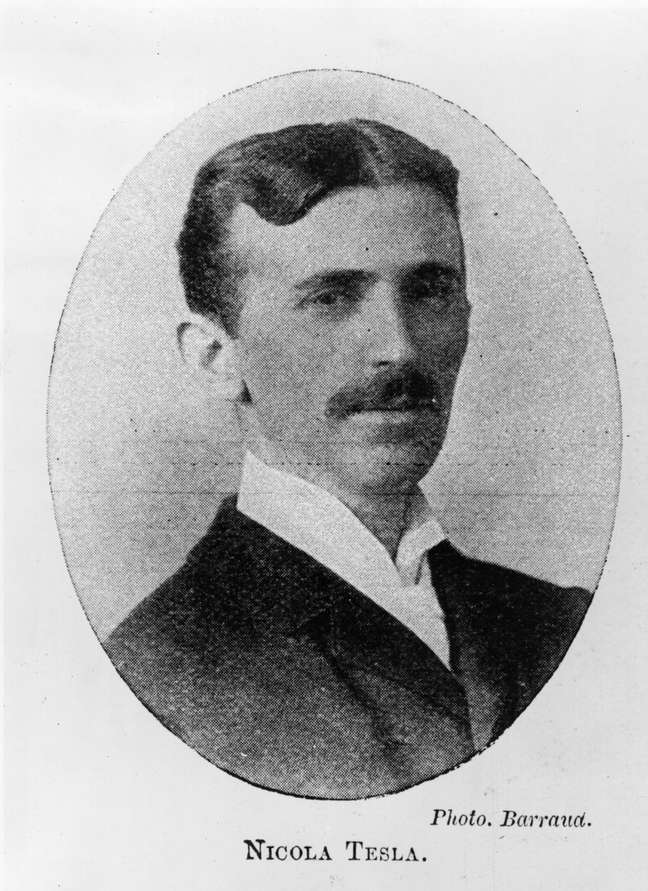 <p>Nikola Tesla (1856 - 1943) foi reconhecido tardiamente como gênio pela ciência</p>