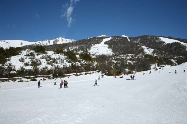 O principal atrativo de Bariloche, local invadido pelos brasileiros nas férias de inverno, é a neve
