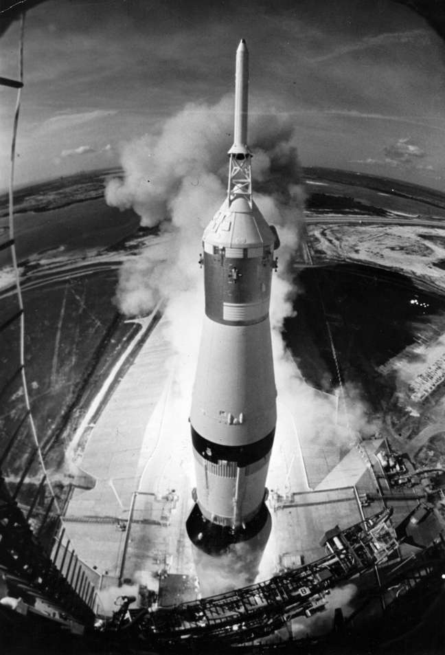 <p>O lançamento da Apollo 11 deu início à missão que levou o primeiro homem a pisar na Lua</p>