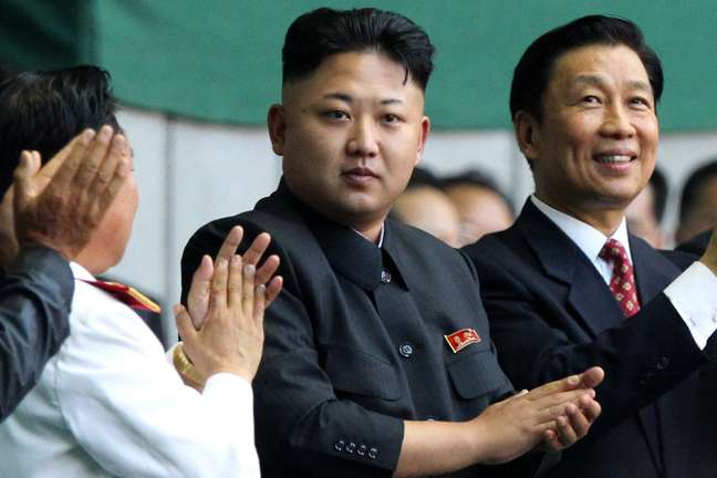 <p>Kim Jong-un participa da atividade</p>