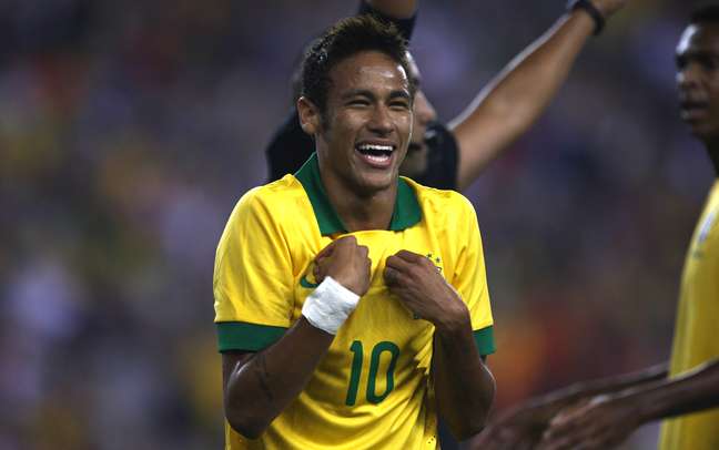 <p>Principal alvo de faltas dos portugueses, Neymar fez um gol e participou dos outros dois</p>