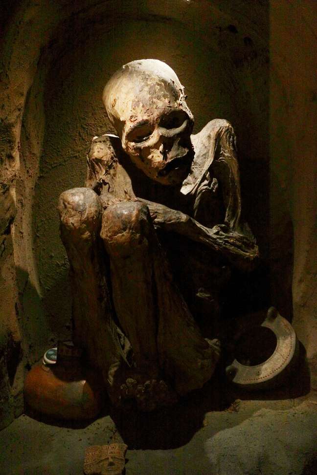 A coleção de arqueologia do Museu Nacional da Colômbia reúne 10 mil objetos deixados pelos vários povos que habitaram a região desde cerca de 10.000 a.C. Um dos destaques do acervo são as múmias dos povos indígenas locais
