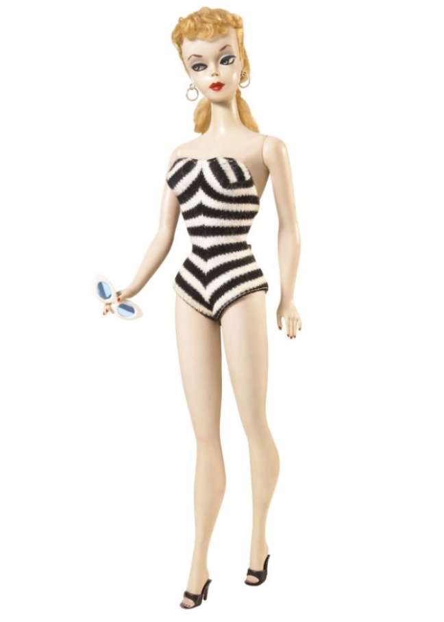 O primeiro modelo de Barbie é de 1959. De lá pra cá, seu rosto e medidas mudaram bastante