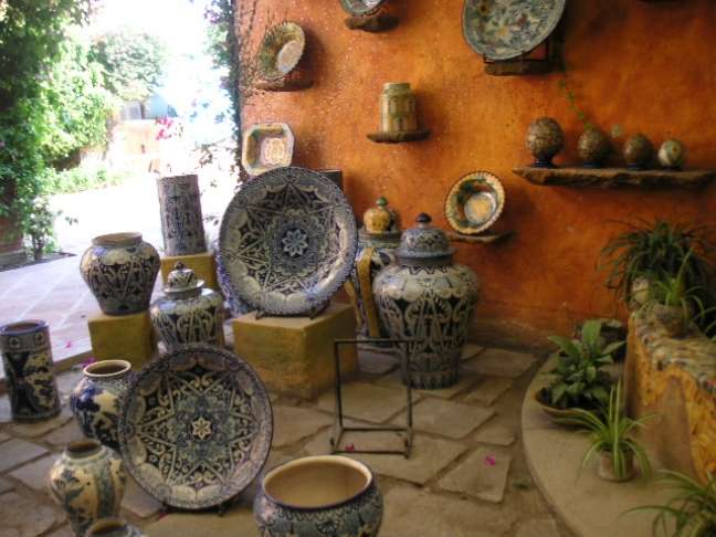 A talavera de Puebla, uma técnica de trabalho em cerâmica típica dessa região do México, rendeu ao município o título de Cidade dos Azulejos e garantiu fama internacional à produção dos ateliês locais