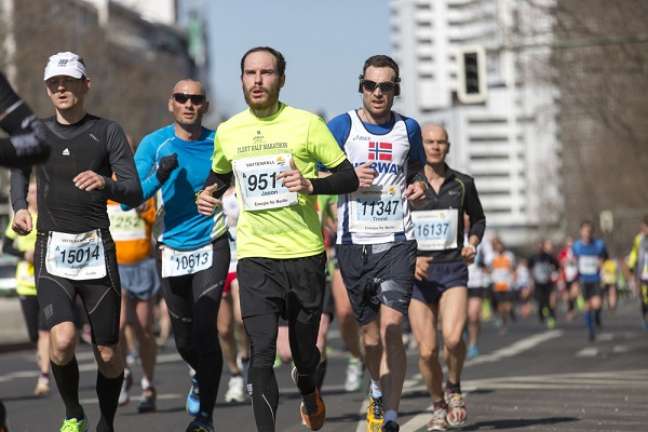 Maratonistas profissionais e amadores viajam o mundo para disputar corridas famosas, como as de Londres, Nova York, Berlim, Chicago, Boston e Tóquio