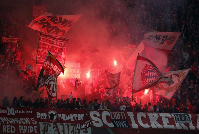 <p>Torcida do Bayern era minoria, mas provou novamente que sabe fazer a festa em um estádio</p>