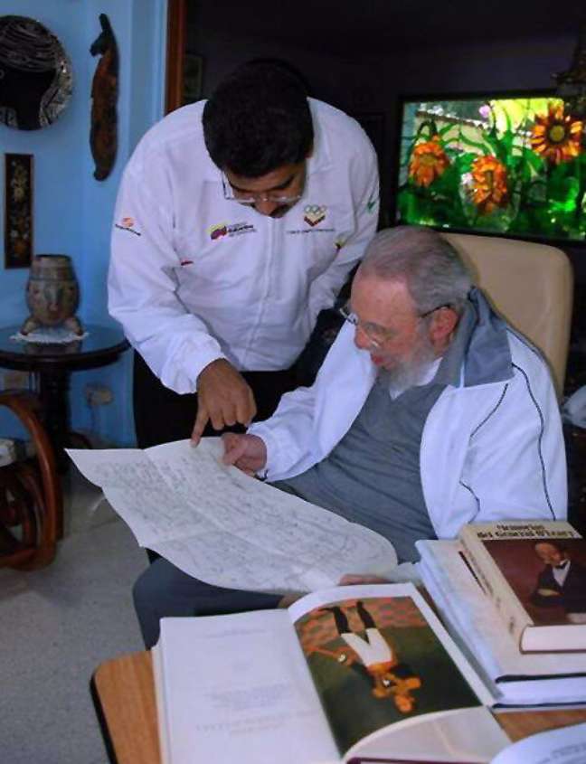 Fidel e Maduro conversaram sobre temas regionais e lembraram "simbolicamente" o 19º aniversário da primeira visita do falecido líder Hugo Chávez à ilha