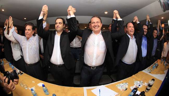 <p>Eduardo Campos lança Paulo Câmara pré-candidato ao governo do Estado de Pernambuco pelo PSB, em maio</p>