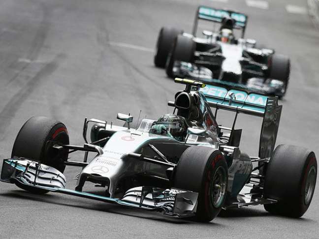 <p>Rosberg superou Hamilton e reassumiu a liderança do Mundial de pilotos</p>
