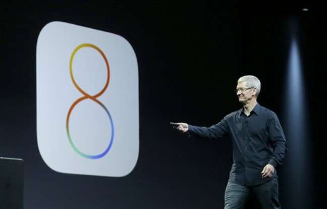 <p>O CEO da Apple Tim Cook inicia a apresenta&ccedil;&atilde;o do novo iOS 8</p>