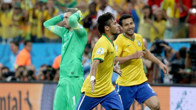 Neymar comemora seu segundo gol na partida, na virada do Brasil sobre a Croácia