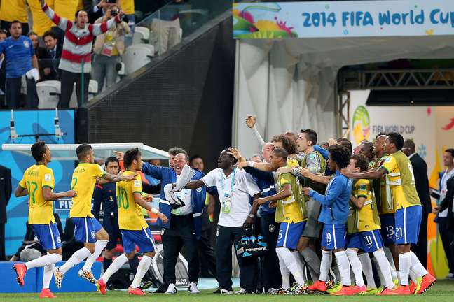 Neymar comemora gol de empate contra a Croácia na estreia do Brasil na Copa do Mundo