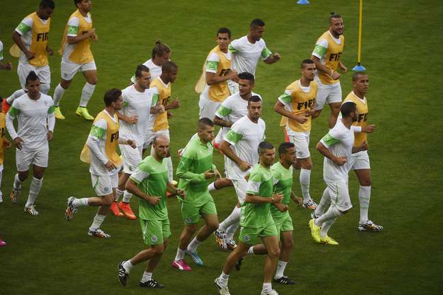 Argélia treinou no Mineirão antes da estreia