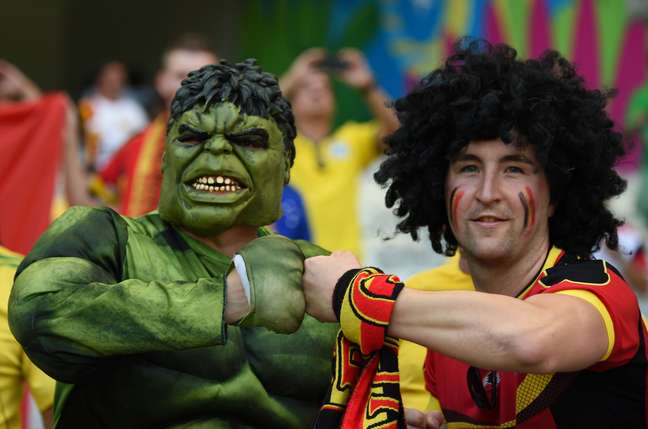 <p>Os torcedores de Argélia e Bélgica agitaram o estádio Mineirão, nesta terça-feira, em Belo Horizonte. As seleções dos países se enfrentam pelo Grupo H da Copa do Mundo</p>