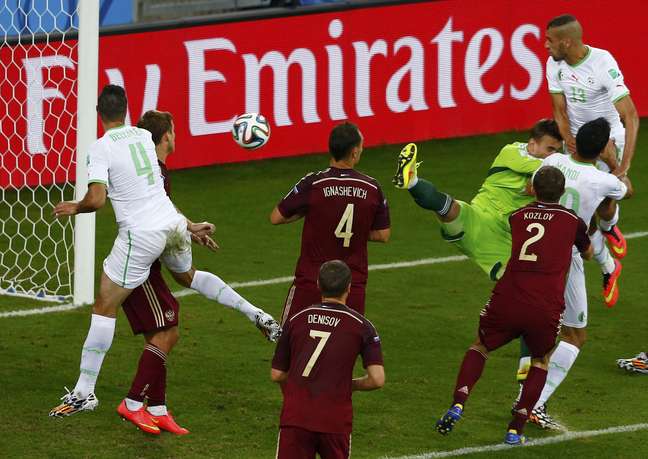 <p>Argélia arrancou empate no segundo tempo e segurou Rússia para conseguir classificação inédita</p>