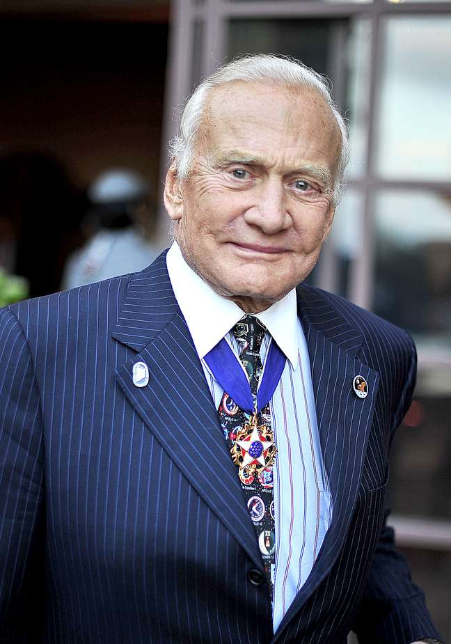 <p>Buzz Aldrin fez parte da missão Apollo 11, que pousou na Lua</p>