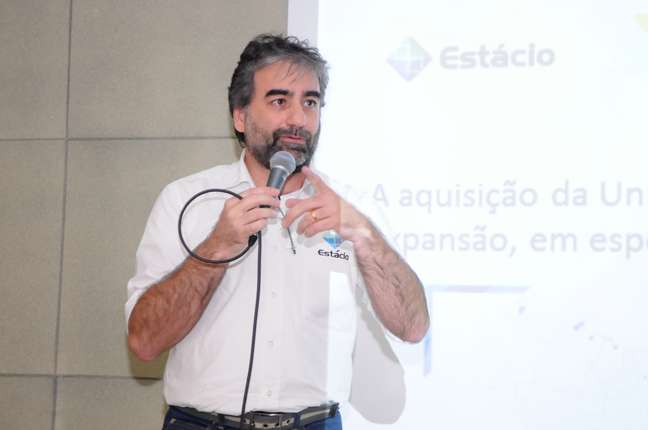 Para Pedro Graça, diretor de EAD da Estácio, a modalidade disponibiliza recursos que a presencial, por si só, não oferece