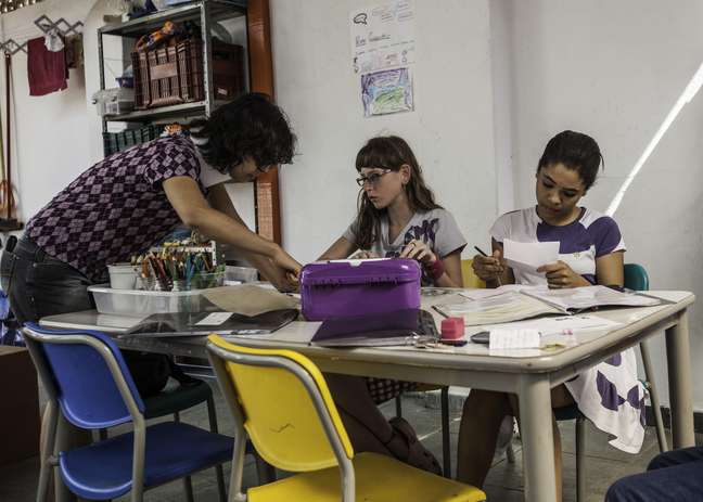 <p>Acreditamos que cada estudante tem sua forma de desenvolver conhecimento", defende Osvaldo de Souza, educador da Escola Politeia, de São Paulo</p>