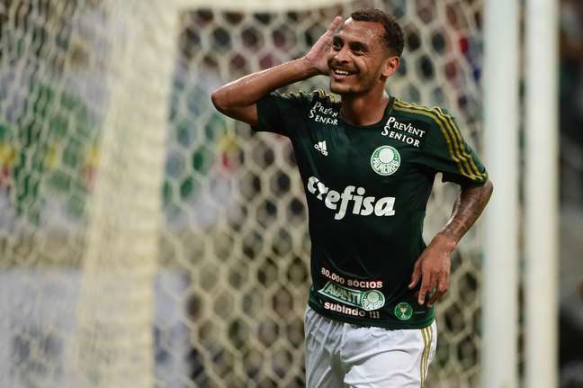 Internacional anuncia ex-jogador do Palmeiras