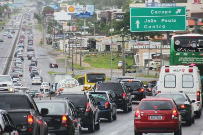 Tráfego fica carregado na ilha durante todo o verão