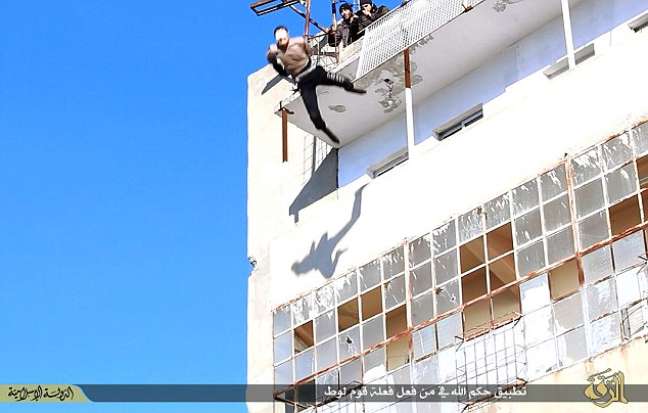 Jovem sírio vendado é empurrado de cima de prédio para morrer  por, supostamente, ser gay