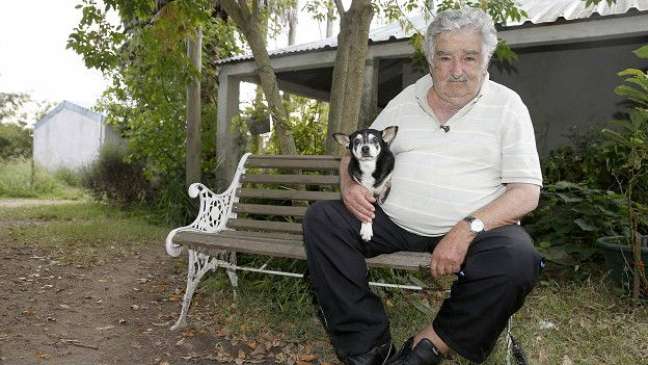 Mujica diz que sua cadela de estimação, Manuela, foi &#034;integrante mais fiel&#034; do governo