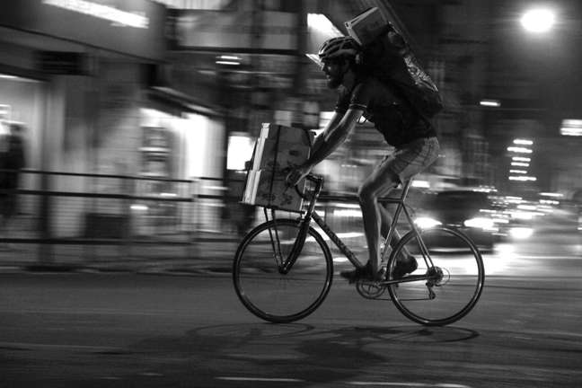 Cada entregador da Pedal Express, de Porto Alegre, costuma pedalar de 60 a 100 quilômetros por dia