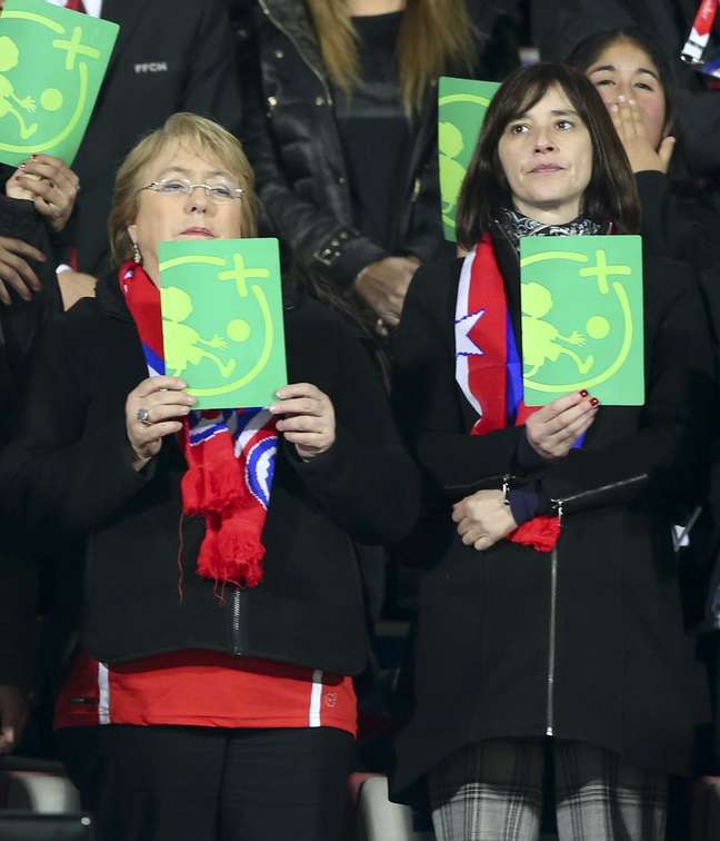Michelle Bachelet (e) tem ido a todos os jogos do Chile
