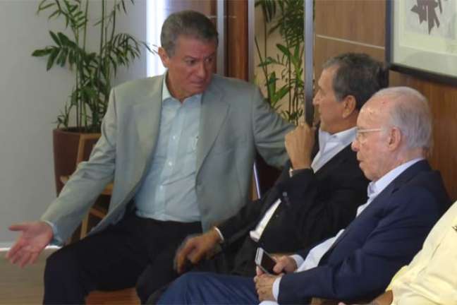 Candinho, Parreira, Zagallo durante reunião na sede da CBF: sem assuntos espinhosos para a CBF