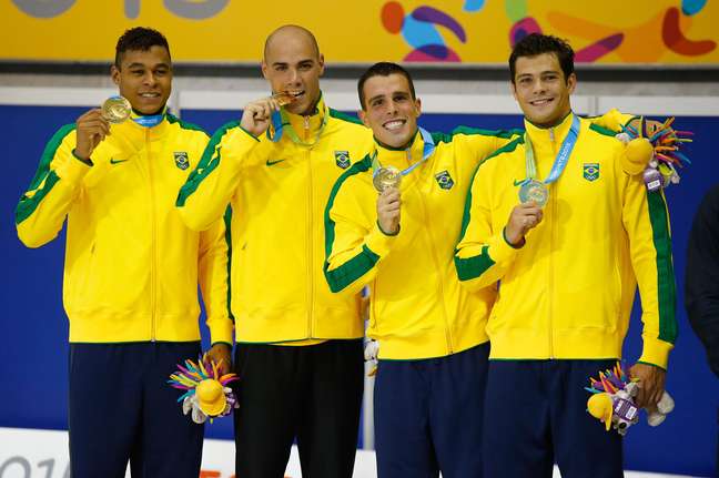 Revezamento do Brasil ainda bateu o recorde da competição