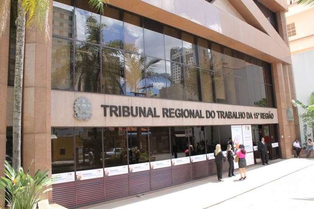 O Tribunal Regional do Trabalho da 15ª Região (Campinas) oferece salário de R$ 27.500,17 para juiz substituto