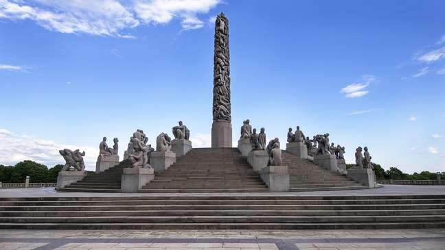 Parque de Vigeland conta com mais de 200 esculturas