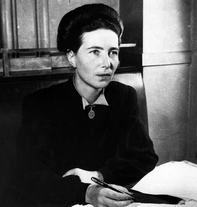 Simone de Beauvoir manteve um relacionamento com o filósofo Jean-Paul Sartre