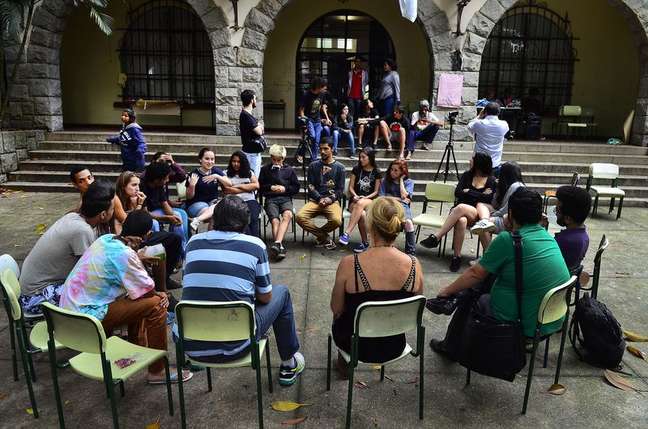 Aula pública com a cartunista Laerte durante a ocupação na Escola Estadual Fernão Dias